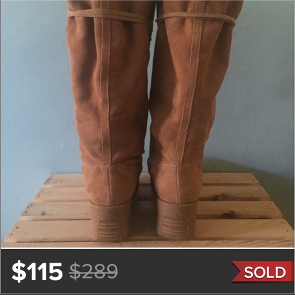 Michael Kors "Beaverton" Sherpa and Suede boots. - Picture 6 of 6